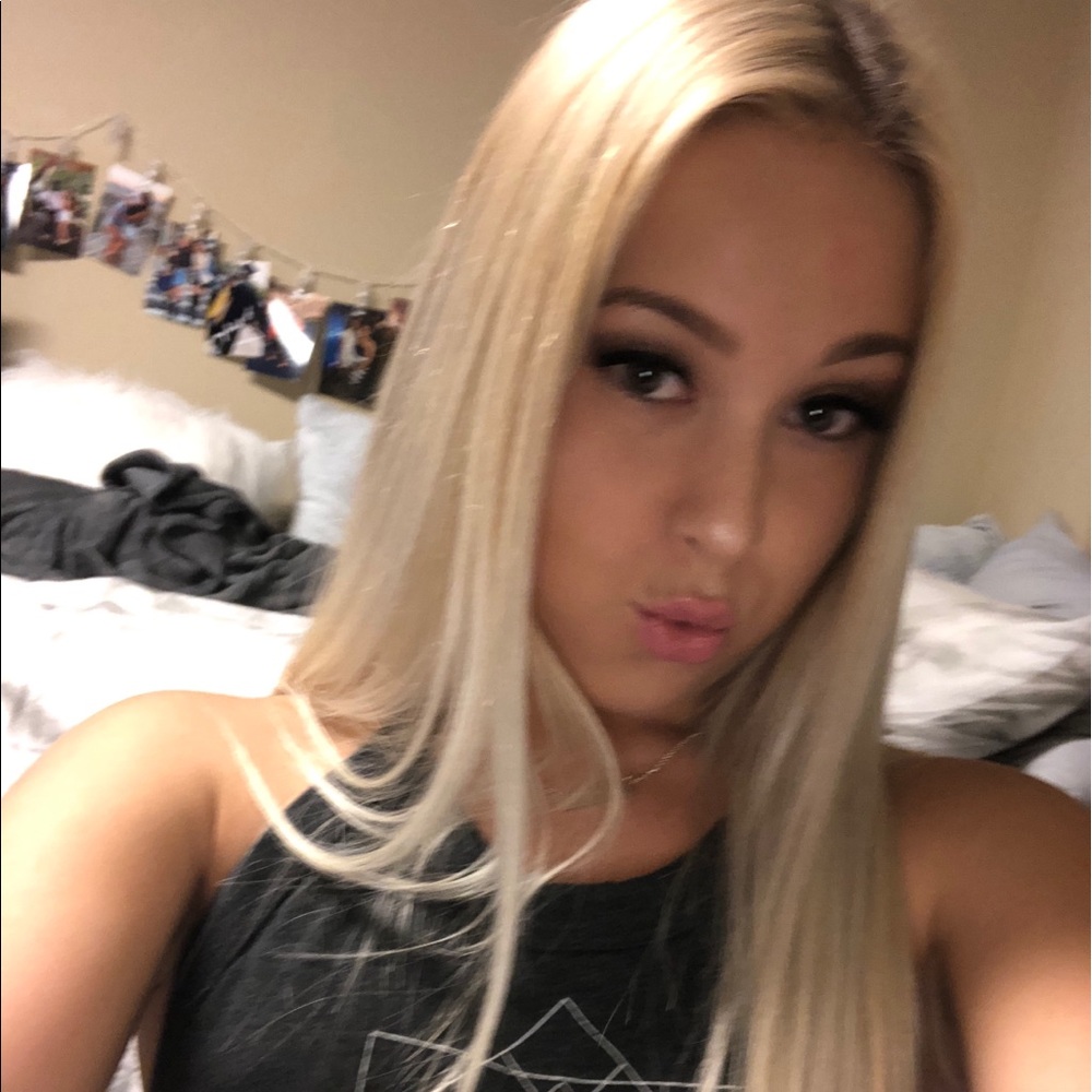 Meet your Posher, Adriana